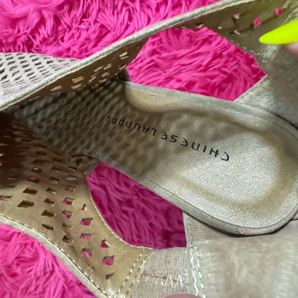 Chinese Laundry Tan Wedge Shoes with Urban-Chic Design - women’s‎ size 9
